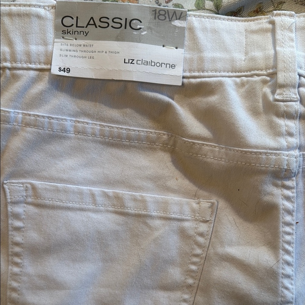 Liz Claiborne Classic Capri